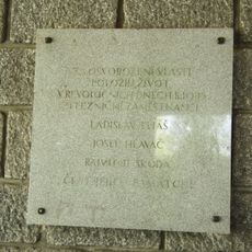 Pamětní deska Ladislava Eliáše, Josefa Hlaváče a Rajmunda Škody