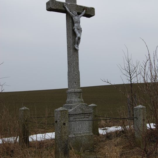Kříž severozápadně od Líšnice u polní cesty