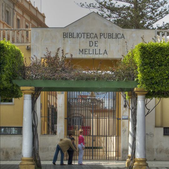 Biblioteca pública José Luis Fernández de la Torre