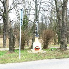 Kříž v ulici Františka Šafaříka ve Veltrusech