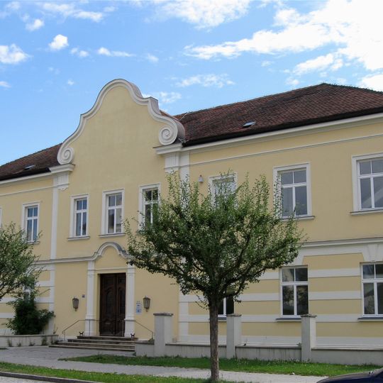 Bahnhofstraße B 142