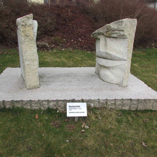 Plastika Naslouchání ve Vlásenici