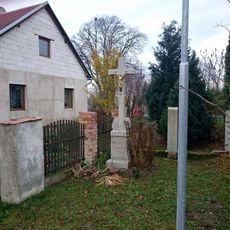 Kříž u nádraží Vlastec