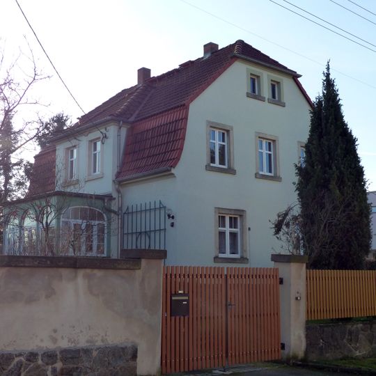 Wohnhaus mit Einfriedung Weinbergstraße 4