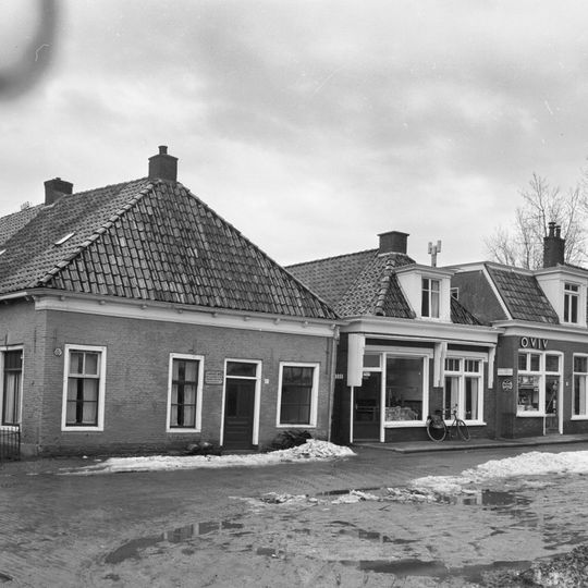 Tsjerkebuorren 13, Dronryp