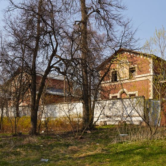 Одноэтажный П-образный корпус