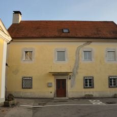 Wohnhaus, ehem. Pfarrhof