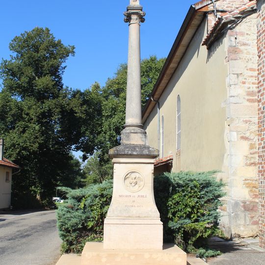 Croix de l'église de Saint-Didier-d'Aussiat