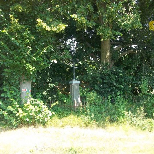 Kříž jihovýchodně od Nestrašovic