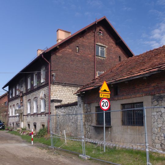 Budynek mieszkalny w zespole folwarcznym w Świerklańcu