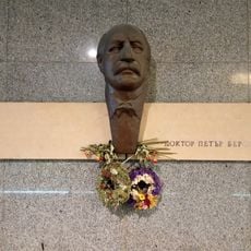 Pamětní deska Petra Berona v pasáži České národní banky v Praze