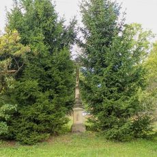 Kříž v Hynčině na rozcestí