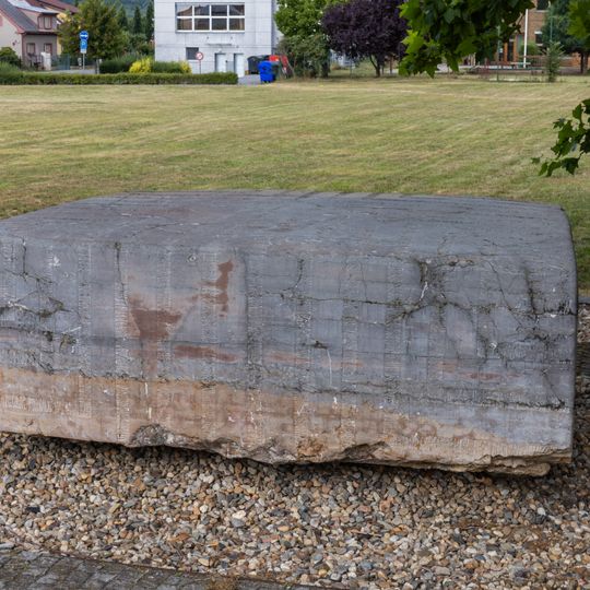 Plastika Fragment na Cestě mramoru v Dobřichovicích