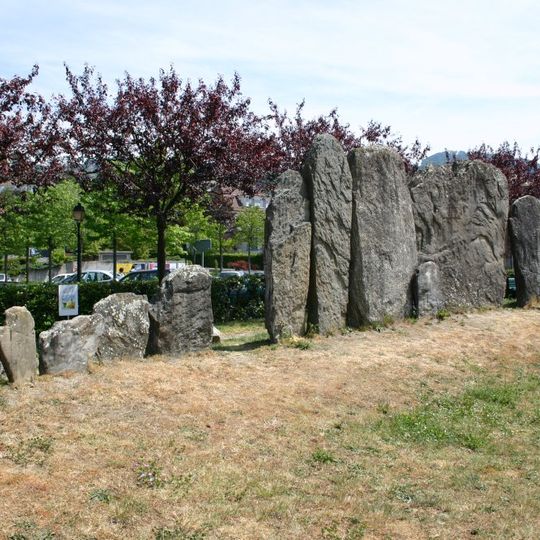 Neolithische Menhir-Steinreihe