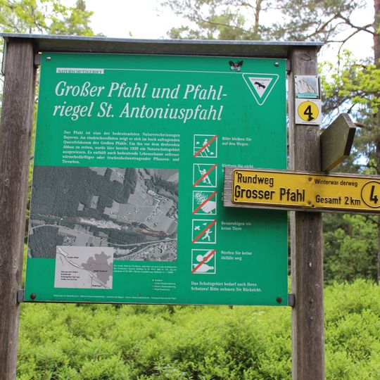 Großer Pfahl und Pfahlriegel St. Antoniuspfahl
