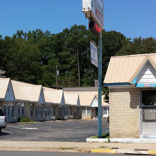 Lynwood Tourist Court Historic District