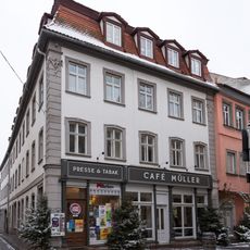 Wohn- und Geschäftshaus