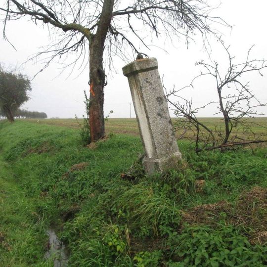 Kříž východně od Hlohové