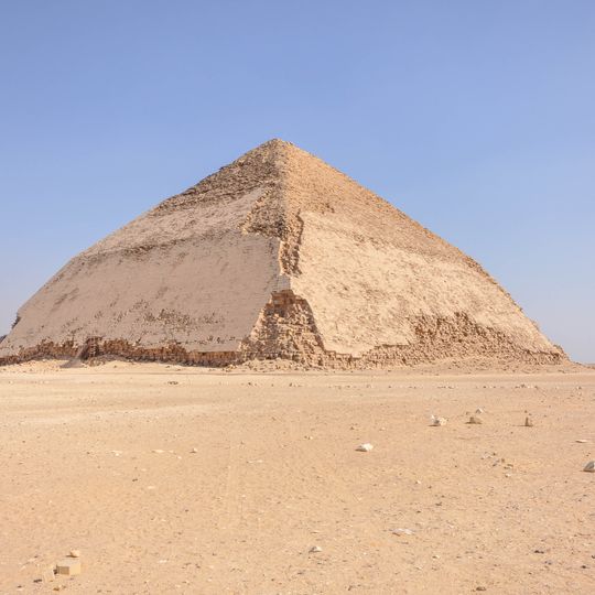 Pirâmide Curvada