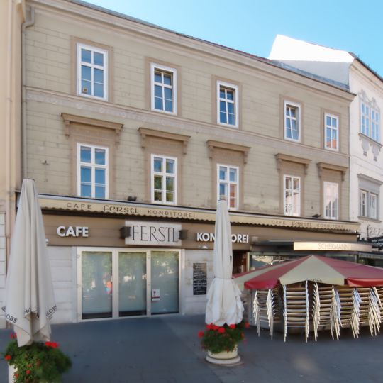Hauptplatz 8, Wiener Neustadt