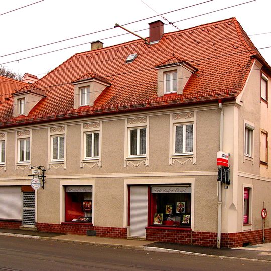 Wohn- und Geschäftshaus