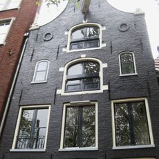 Pand dat ten dele woon- en ten dele pakhuis was