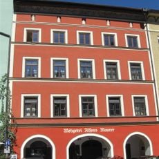 Wohn- und Geschäftshaus