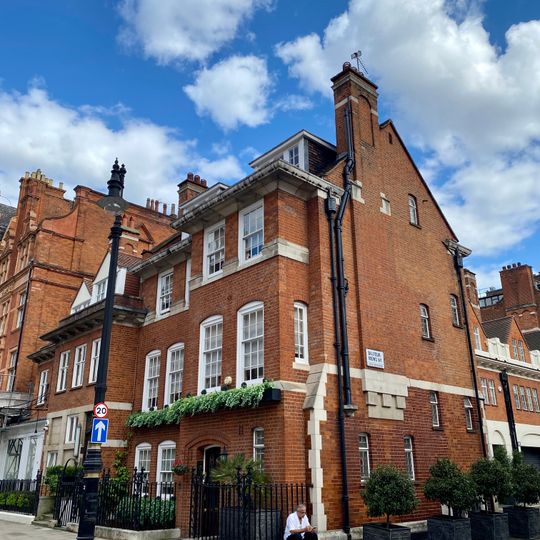 3, Aldford Street W1