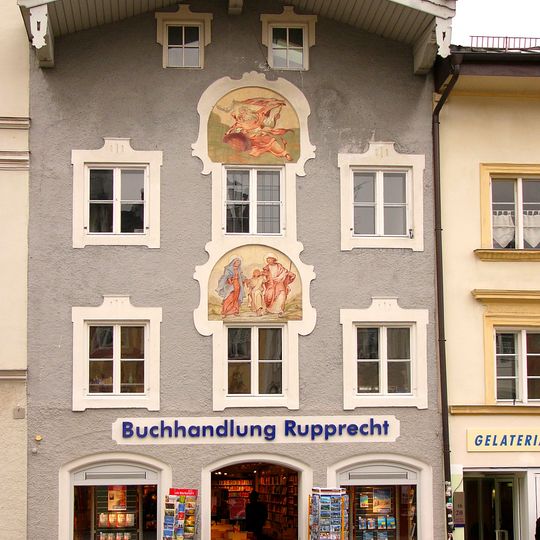 Wohn- und Geschäftshaus