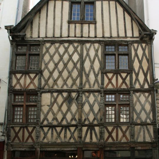 Maison de la Cloche