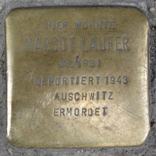 Stolperstein en memoria de Margot Laufer
