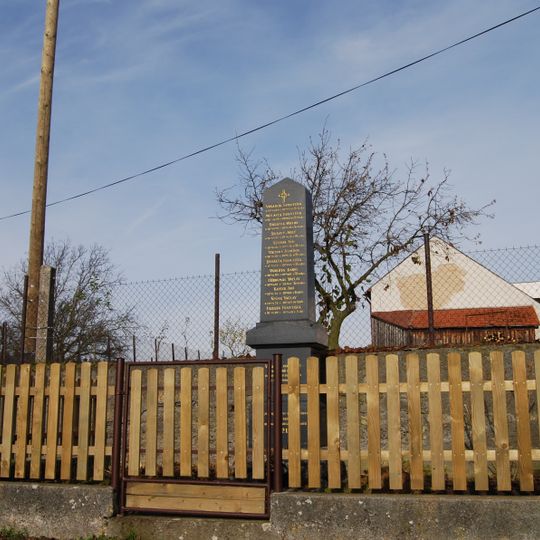 Pomník padlým ve Volenicích