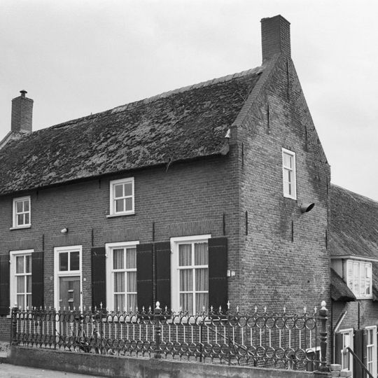 Hoge Maasdijk 8, Andel