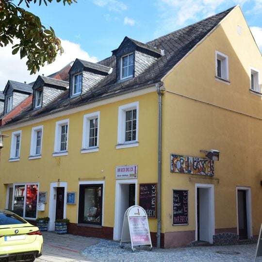 Wohn- und Geschäftshaus