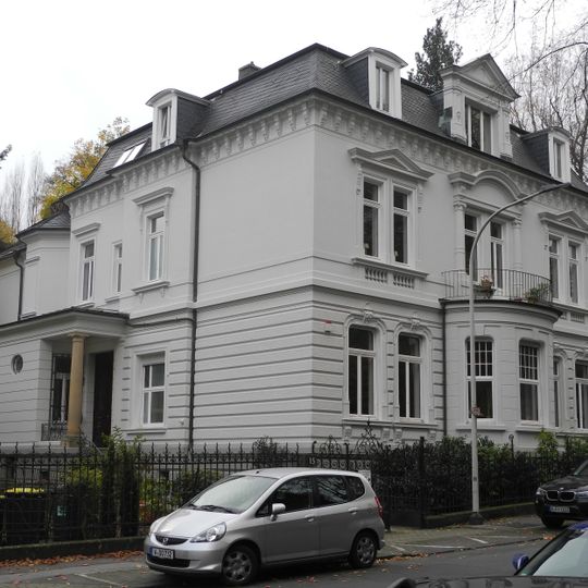 Kirschbaumstraße 15