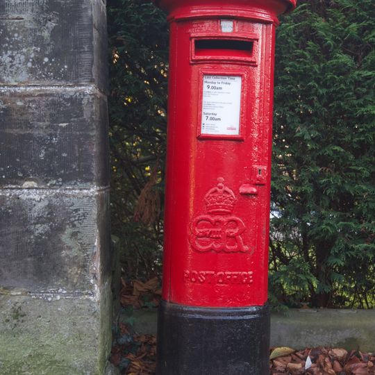 Dunfermline, Comely Park, Edward VIII Post Box