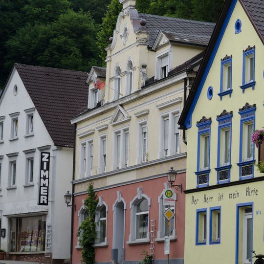 Wohn- und Geschäftshaus