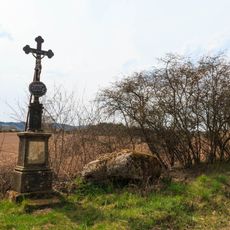 Kříž severozápadně od Ptáčova