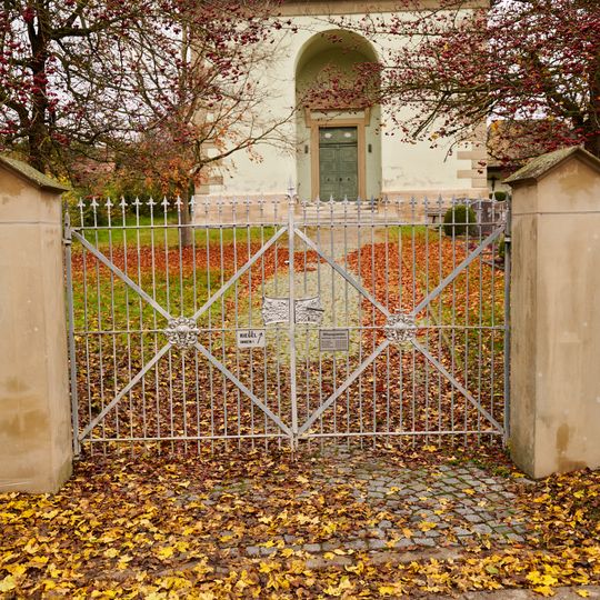 Friedhofsmauer Wallwiesenstraße 1; Wallwiesenstraße 3 in Bad Windsheim
