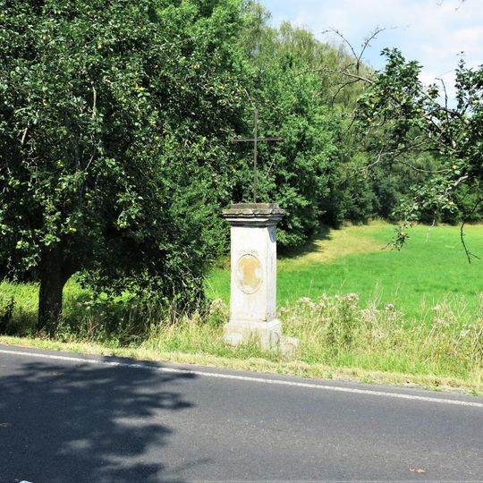 Kříž u silnice ze Sloupu do Nového Boru