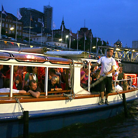 Frau Hedis Tanzkaffee