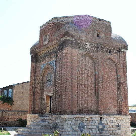 Gonbad-e Sorkh, Maragheh