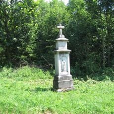 Pamětní kříž u křižovatky silnic jihovýchodně od Nové Vésky