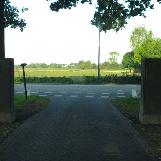 Zwanenburg: hekpalen