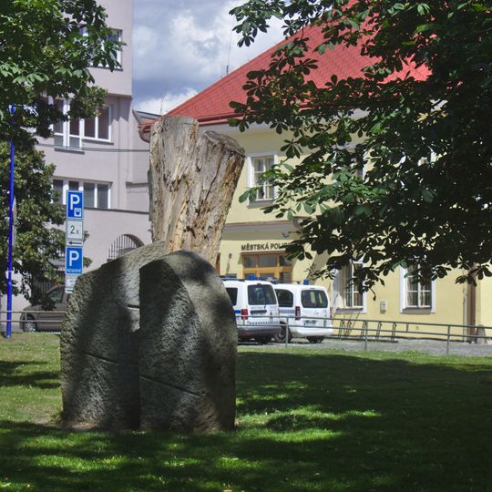 Plastika v Husových Sadech Jindřichově Hradci