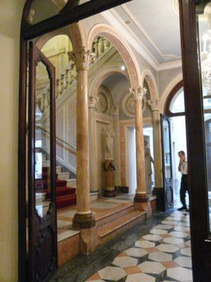 Interior 0
