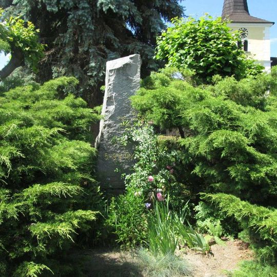 Památník v Božejově na návsi