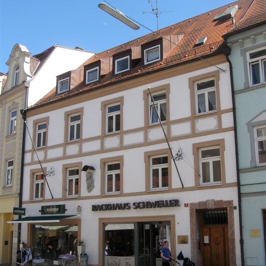 Wohn- und Geschäftshaus