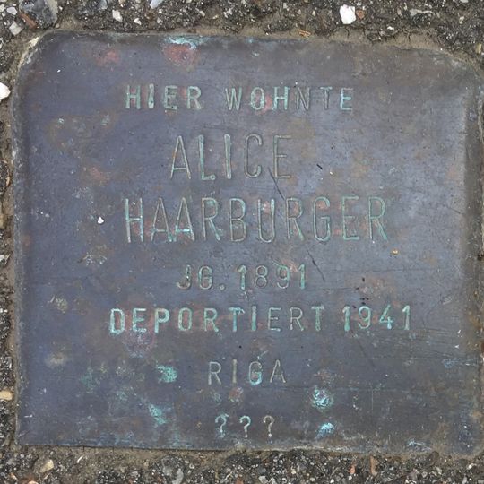 Stolperstein en memoria de Alice Haarburger