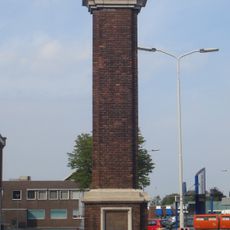 Monument bij het NS-station